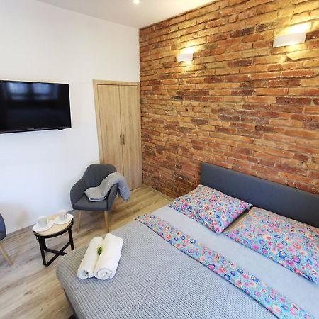 Ferienwohnung Nadwislanski Apartament Kalwaryjska Krakau Exterior foto